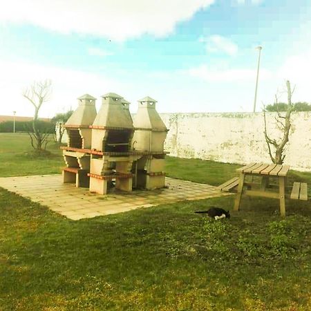 Beach Front Apartment - With Swimming Pool, Barbecue And Tennis Court! Viana do Castelo Kültér fotó