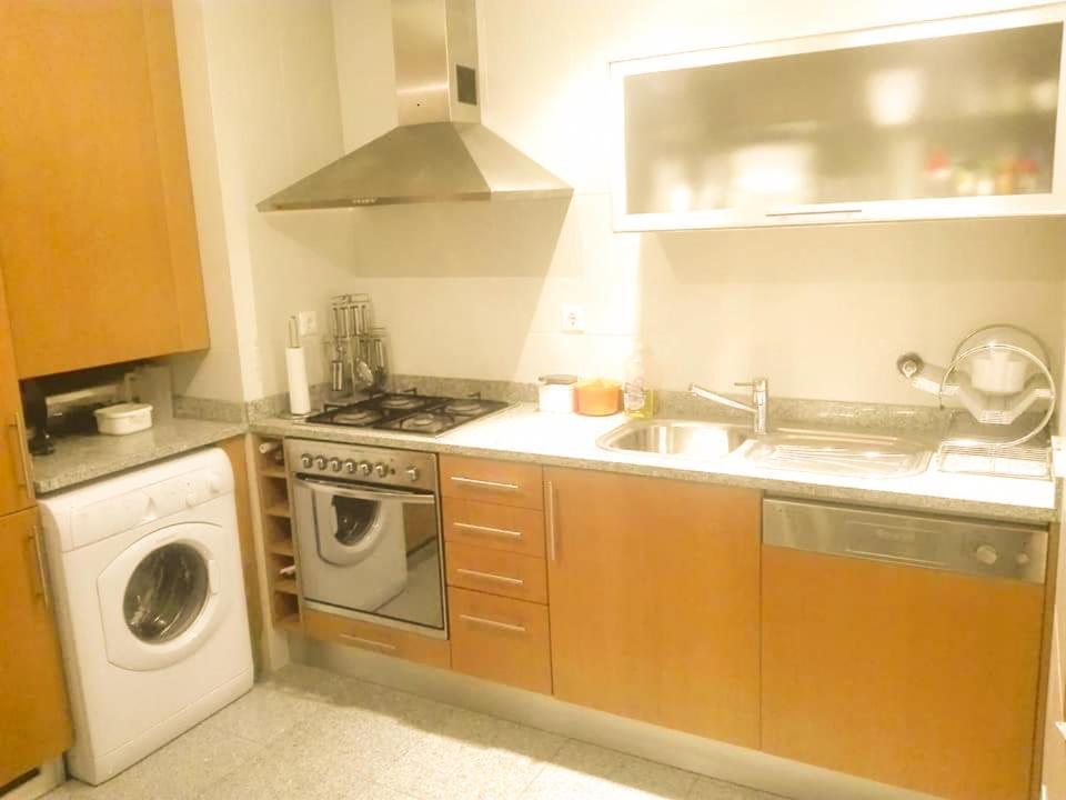 Beach Front Apartment - With Swimming Pool, Barbecue And Tennis Court! Viana do Castelo Kültér fotó